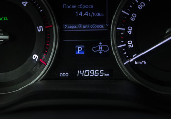 Подержанный автомобиль Toyota Land Cruiser Suv 2018 года (12 фото)