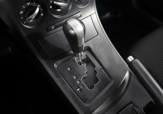 Подержанный автомобиль Mazda 3 Sedan 2012 года (12 фото)