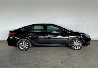 Подержанный автомобиль Hyundai i40 Sedan 2015 года (8 фото)