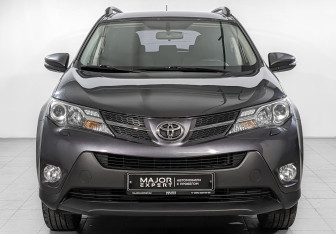 Подержанный автомобиль Toyota RAV4 2014 года (2 фото)