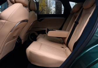 Подержанный автомобиль Voyah Free 2023 года (10 фото)