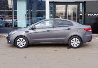 Подержанный автомобиль Kia Rio Sedan 2016 года (8 фото)