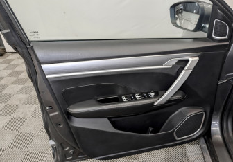 Подержанный автомобиль Geely Coolray 2022 года (18 фото)