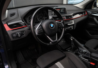 Подержанный автомобиль BMW X1 2017 года (12 фото)