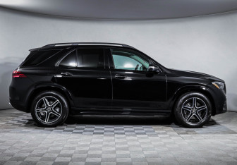 Подержанный автомобиль Mercedes-Benz GLE 2024 года (4 фото)