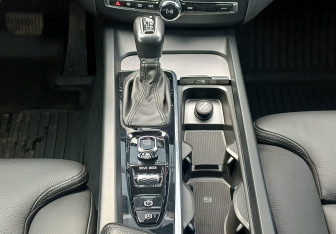 Подержанный автомобиль Volvo XC60 2020 года (16 фото)