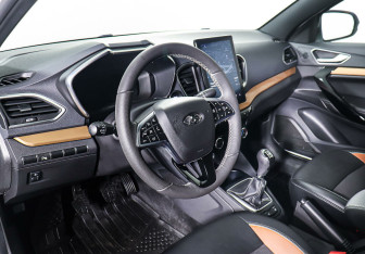 Подержанный автомобиль LADA (ВАЗ) Vesta Sedan 2023 года (13 фото)