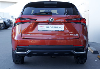 Подержанный автомобиль Lexus NX 2021 года (4 фото)