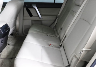 Подержанный автомобиль Toyota Land Cruiser Prado 2021 года (9 фото)
