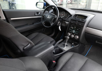 Подержанный автомобиль Mitsubishi Galant Sedan 2008 года (10 фото)