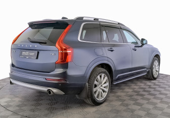 Подержанный автомобиль Volvo XC90 2018 года (5 фото)