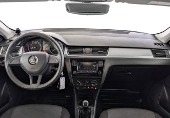 Подержанный автомобиль Skoda Rapid Liftback 2019 года (14 фото)