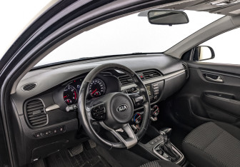 Подержанный автомобиль Kia Rio Hatchback 2020 года (13 фото)