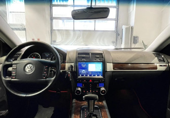 Подержанный автомобиль Volkswagen Touareg 2007 года (11 фото)