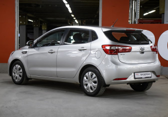 Подержанный автомобиль Kia Rio Hatchback 2014 года (7 фото)