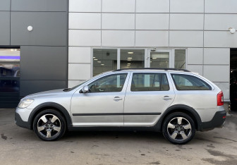 Подержанный автомобиль Skoda Octavia Wagon 2012 года (4 фото)