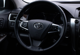 Подержанный автомобиль Toyota Camry Sedan 2016 года (15 фото)