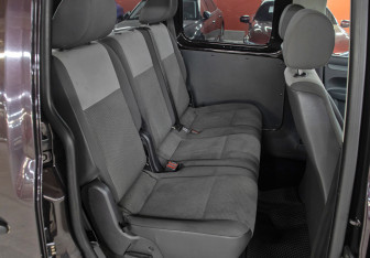 Подержанный автомобиль Volkswagen Caddy Compactvan 2011 года (12 фото)