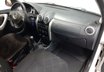 Подержанный автомобиль LADA (ВАЗ) Largus Wagon 2018 года (17 фото)