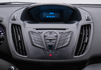 Подержанный автомобиль Ford Kuga 2015 года (14 фото)