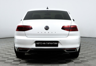 Подержанный автомобиль Volkswagen Passat Sedan 2020 года (6 фото)