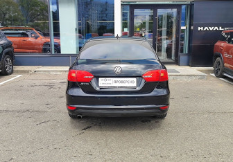 Подержанный автомобиль Volkswagen Jetta Sedan 2013 года (6 фото)