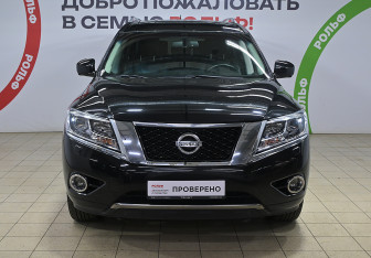 Подержанный автомобиль Nissan Pathfinder 2016 года (2 фото)