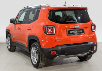 Подержанный автомобиль Jeep Renegade 2016 года (7 фото)