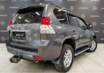 Подержанный автомобиль Toyota Land Cruiser Prado 2011 года (5 фото)