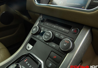 Подержанный автомобиль Land Rover Range Rover Evoque 2014 года (12 фото)