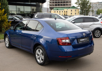 Подержанный автомобиль Skoda Octavia Liftback 2018 года (4 фото)