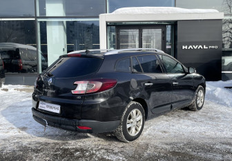 Подержанный автомобиль Renault Megane Wagon 2010 года (5 фото)