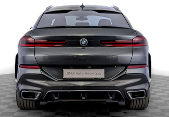 Подержанный автомобиль BMW X6 2021 года (6 фото)