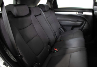 Подержанный автомобиль Kia Sorento 2011 года (10 фото)