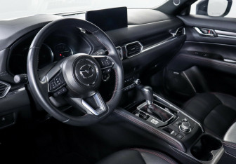 Подержанный автомобиль Mazda CX-5 2022 года (8 фото)