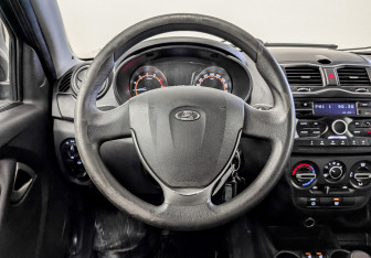 Подержанный автомобиль LADA (ВАЗ) Granta Sedan 2020 года (21 фото)