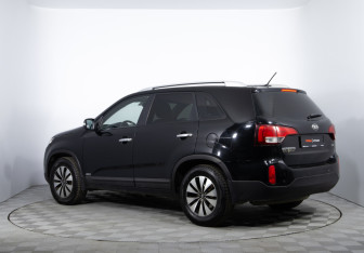 Подержанный автомобиль Kia Sorento 2013 года (7 фото)