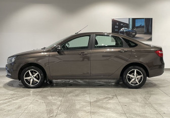 Подержанный автомобиль LADA (ВАЗ) Vesta Sedan 2018 года (8 фото)