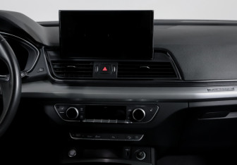 Подержанный автомобиль Audi Q5 2021 года (13 фото)