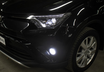 Подержанный автомобиль Toyota RAV4 2015 года (22 фото)