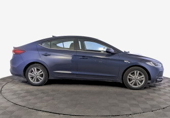 Подержанный автомобиль Hyundai Elantra Sedan 2017 года (4 фото)