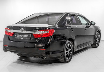 Подержанный автомобиль Toyota Camry Sedan 2014 года (5 фото)