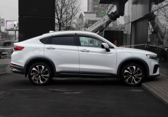 Подержанный автомобиль Geely Tugella 2022 года (4 фото)