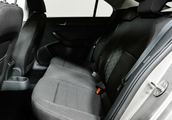 Подержанный автомобиль Skoda Rapid Liftback 2021 года (11 фото)