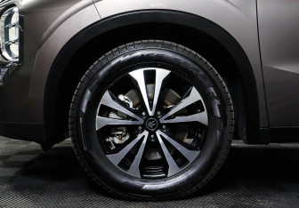 Подержанный автомобиль Mitsubishi Outlander 2022 года (9 фото)