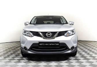 Подержанный автомобиль Nissan Qashqai 2016 года (2 фото)