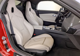 Подержанный автомобиль BMW Z4 Roadster 2021 года (30 фото)