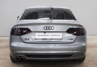 Подержанный автомобиль Audi A4 Sedan 2011 года (6 фото)