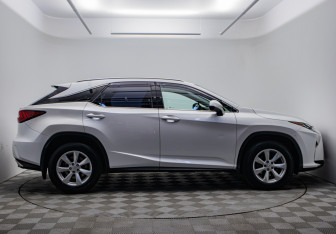 Подержанный автомобиль Lexus RX 2017 года (4 фото)