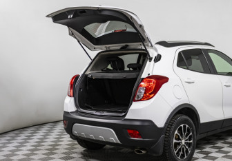 Подержанный автомобиль Opel Mokka 2013 года (16 фото)